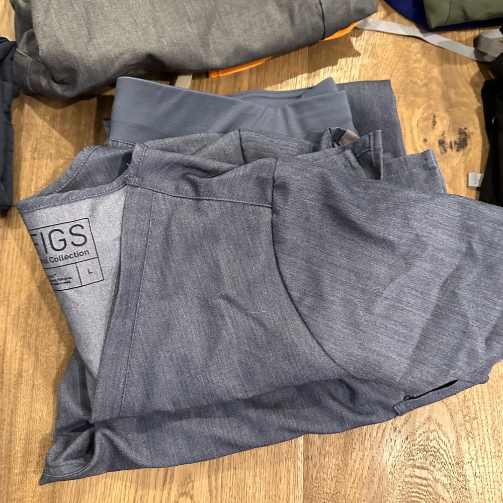 Figs scrubs set